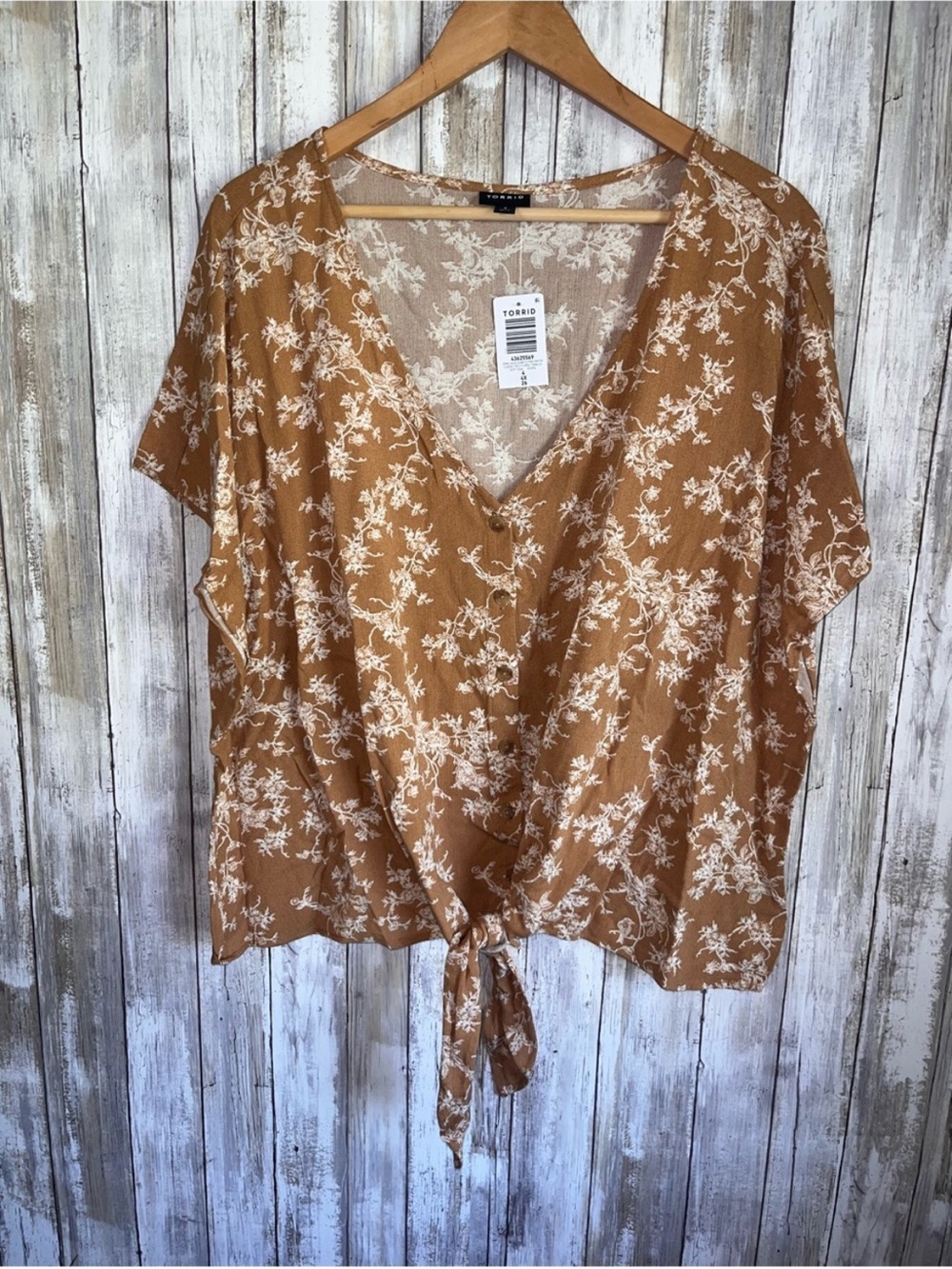 NWT Torrid Crinkle Gauze Toile Floral Tie Front Dolman Top 4X 26 - Picture 2 of 6